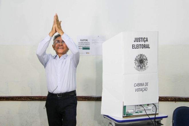 Odilon vota na capital e reclama de “denúncia fake” contra sua campanha