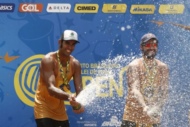 Pedro Solberg/Bruno Schmidt fecham o ano com título da etapa de Campo Grande