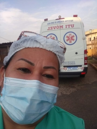 Enfermeira morre em colisão entre ambulância e caminhão 