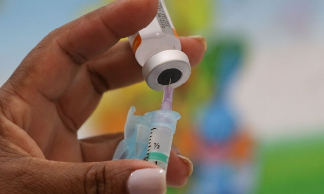 Covid-19: vacinas usadas no Brasil elevam proteção contra reinfecções