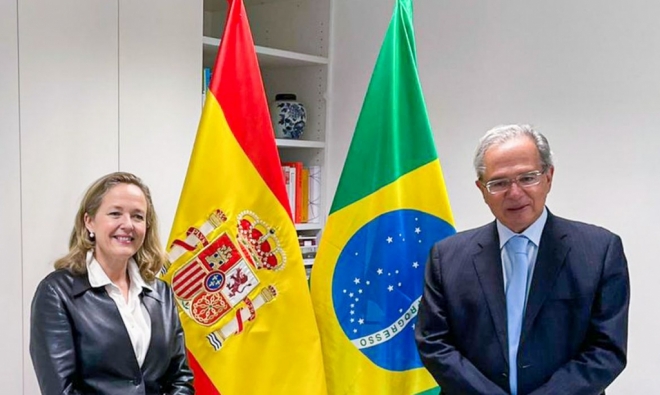 Ministro se reúne com ministra da Economia da Espanha