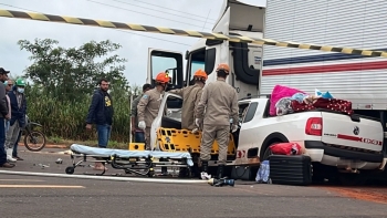 Acidente envolvendo carreta e carro deixa feridos em Nova Andradina