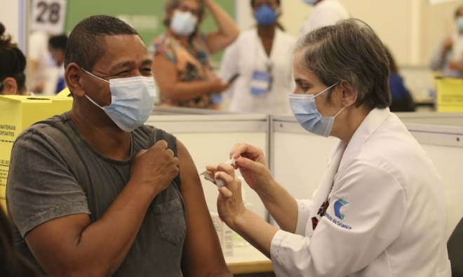 Vacinas oferecidas gratuitamente pelo SUS