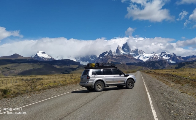 Casal cruza o litoral atlântico de carro rumo a Argentina em viagem dos sonhos com Pajero adaptada